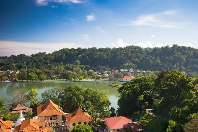 CEYLONI LAKE RESIDENCY