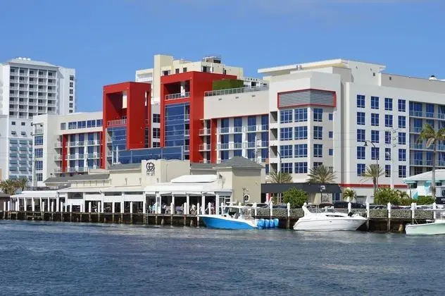 CH Luxury Condos & Studios On The Beach - Dış Mekan