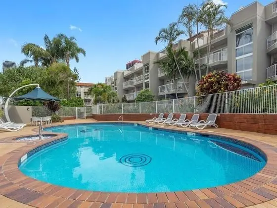 CHA Private Apts Markham - Havuz
