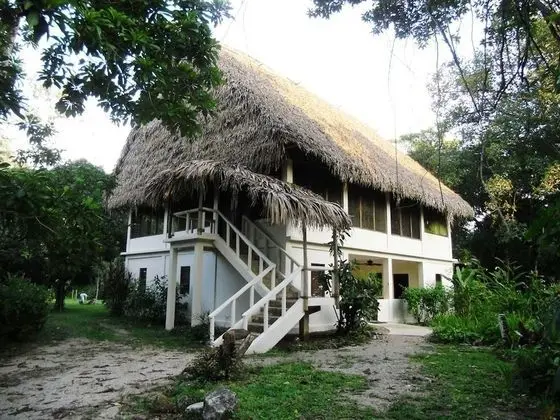 Chaab'il B'e Lodge and Casitas