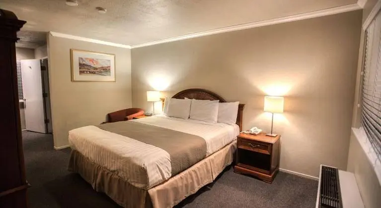 Chablis Inn