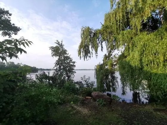 Chalet Chaleureux Sur Le Bord De Leau Naviguable