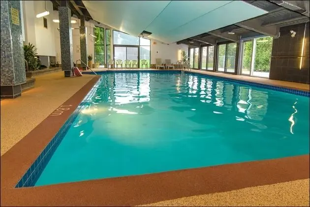 Chalet et condos Mont Sainte-Anne - Havuz