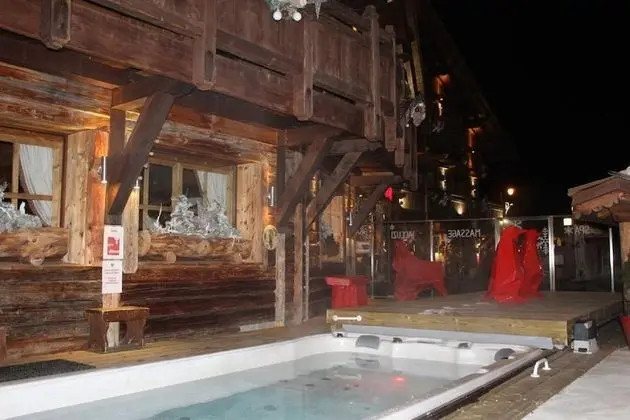Chalet Hôtel du Mont Charvin - Havuz