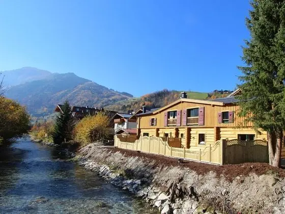 Chalet in Kaprun with Hot Tub, Sauna, Balcony, Terrace - Dış Mekan