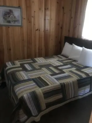 Chalet Motel - Oda