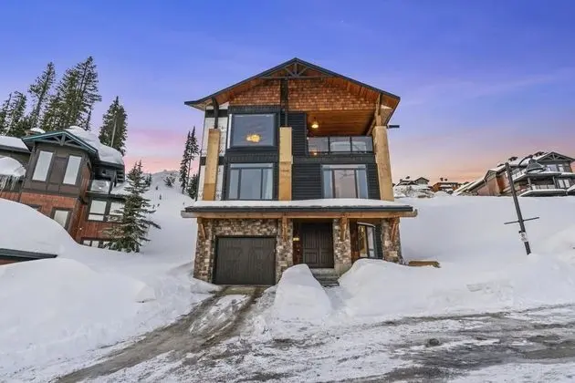Chalet Monashee - Brand New High-end Property With Amazing Views