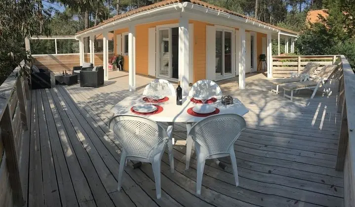 Chalet Orange Naturiste la Jenny - Öne Çıkan Resim