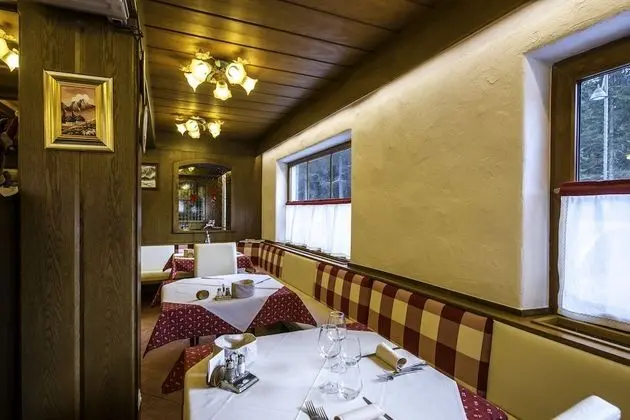 Hotel Chalet Pineta - Yerinde Yemek