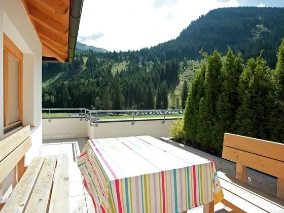 Chalet in Saalbach With Parking - Dış Mekan