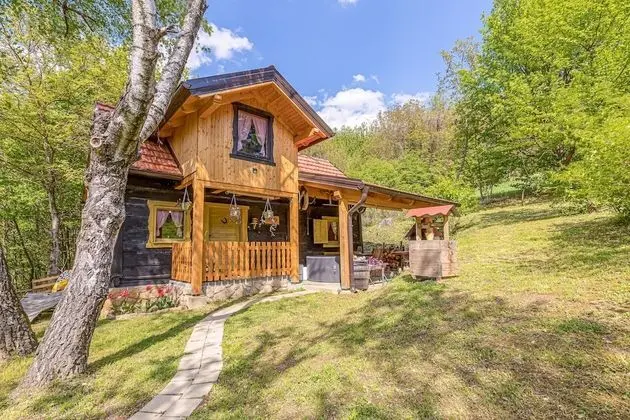 Chalet Tri Breze With Whirlpool