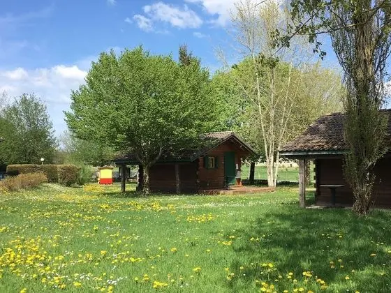 Chalets Etape du Camping Le Bivouac - Dış Mekan