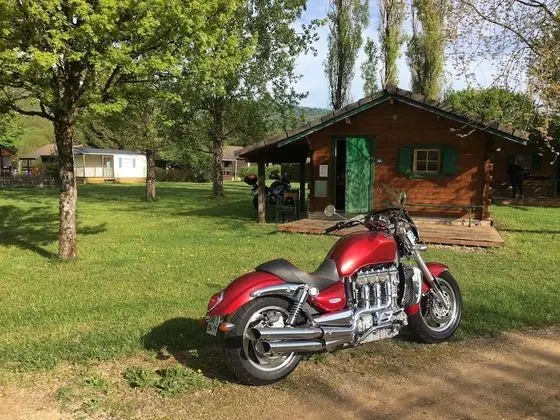 Chalets Etape du Camping Le Bivouac - Dış Mekan