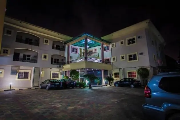 Chalon Suites