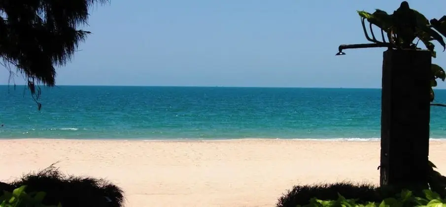 Cham Villas Boutique Luxury Resort - Plaj