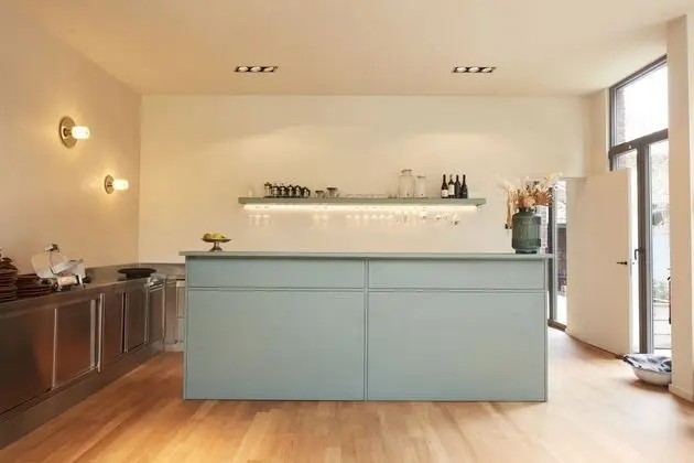 Chambre d'Amis by Alix