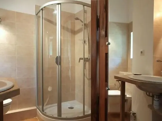 Chambre D'hôtes La Rossillonie - Banyo Tipleri