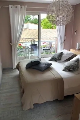 Chambre d'hôtes Le Clos des Romarins - Oda