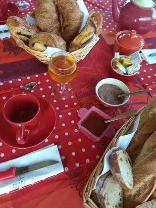 Chambre d'hotes Les Alicantes - Yerinde Yemek