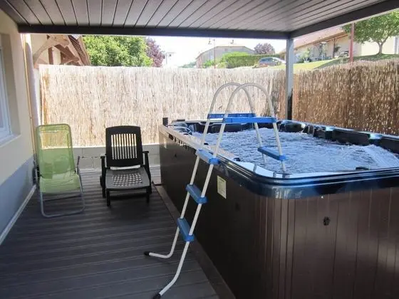 Chambres dans maison de vacances avec SPA extérieur - Öne Çıkan Resim