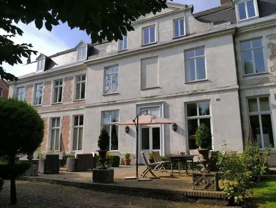 Chambres d'Hôtes Château de Courcelette - Yerinde Yemek