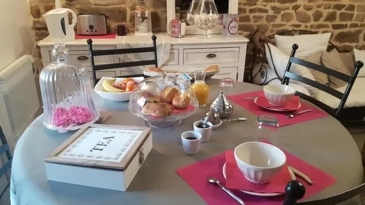 Chambres d'Hôtes La Clef des Champs - Yerinde Yemek