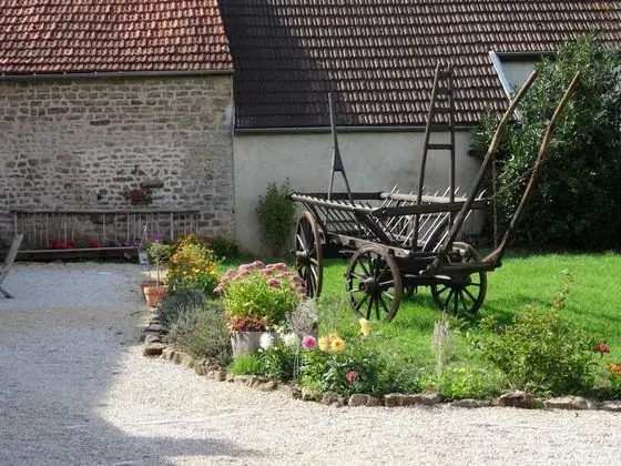 Chambres d'hôtes la Datcha Bourguignonne - Dış Mekan