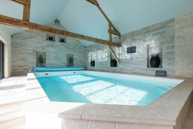 Chambres d'Hôtes La Ferme de L'Oudon & Spa - Havuz