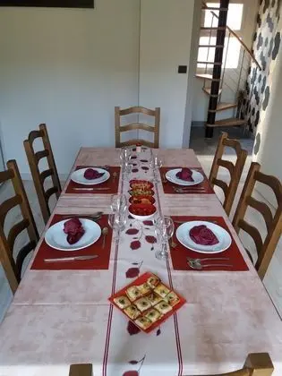 Chambres d'hotes L'Amandier - Yerinde Yemek