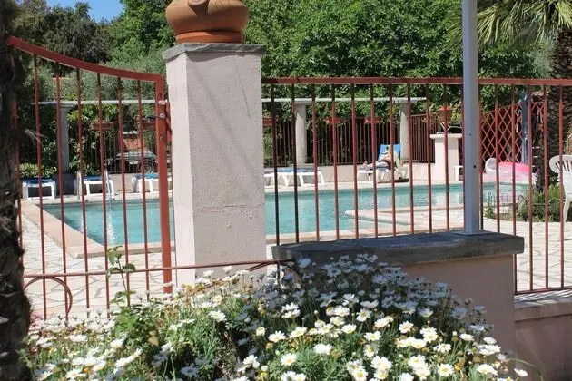 Chambres d'hôtes Le Clos des Oliviers - Havuz