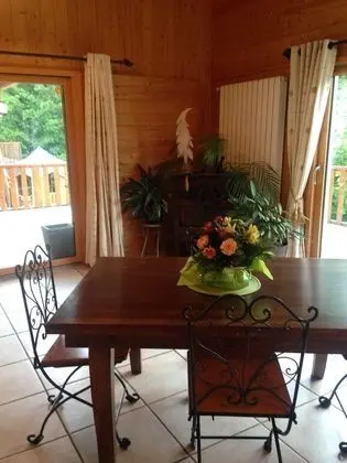 Chambres d'Hôtes Les sentiers du lac - Yerinde Yemek