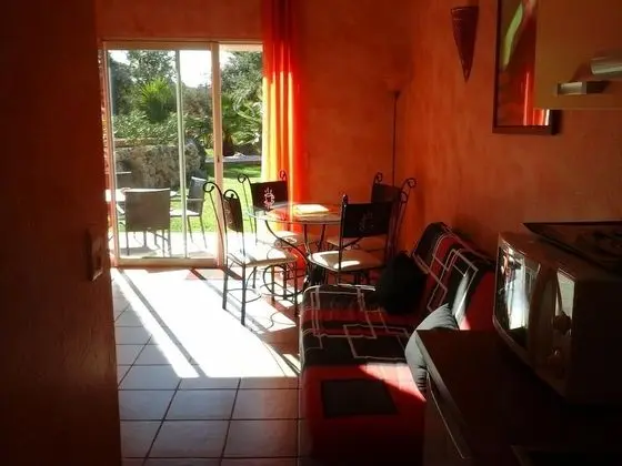 Chambres d'Hôtes Mas des lys - Yerinde Yemek