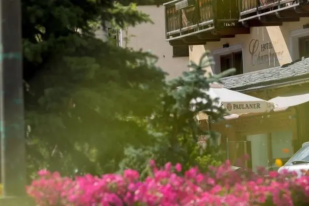 Hotel Champagne - Dış Mekan