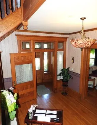 Champaign Garden Inn - Lobi