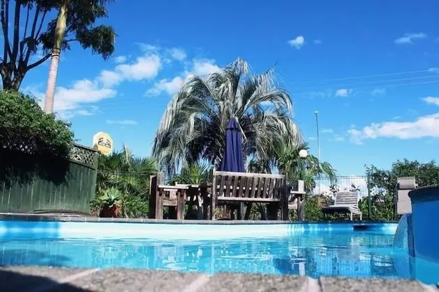 Champers Motor Lodge - Havuz