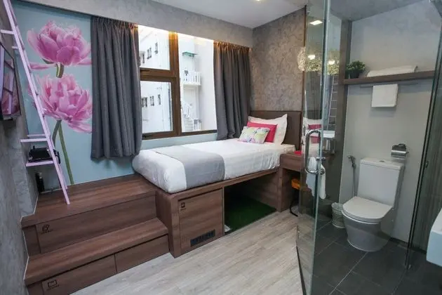 CHAMPION HOTEL CITY