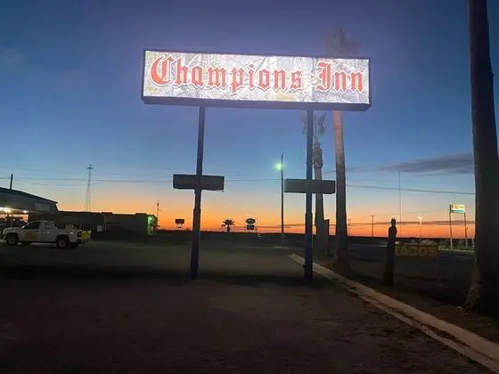 Champions Inn - Dış Mekan