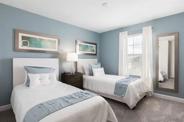 ChampionsGate 4BR Townhome - Oda