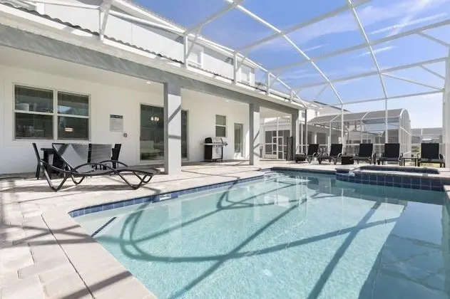 ChampionsGate 8BR Pool Home - Havuz