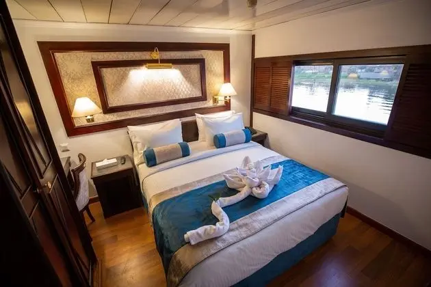 Champollion II Nile Cruise - Oda