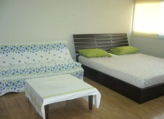Chan Kim Don Mueang Guest House Triple Room