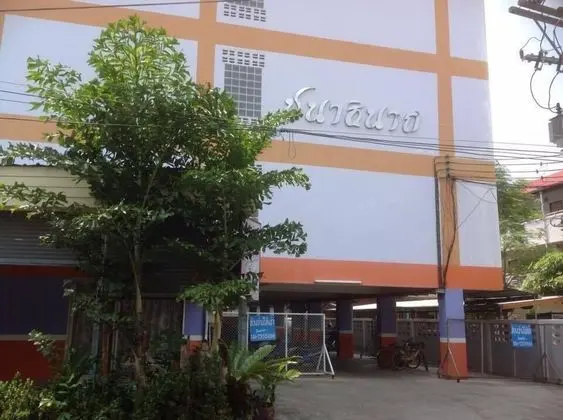 CHANATHINAT PLACE