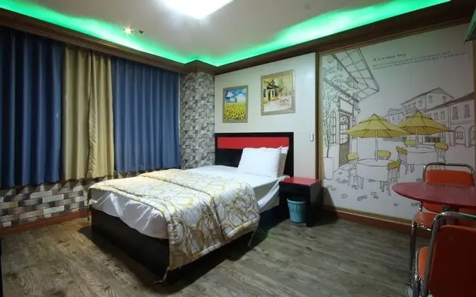 Changwon Bonggokdong Seven