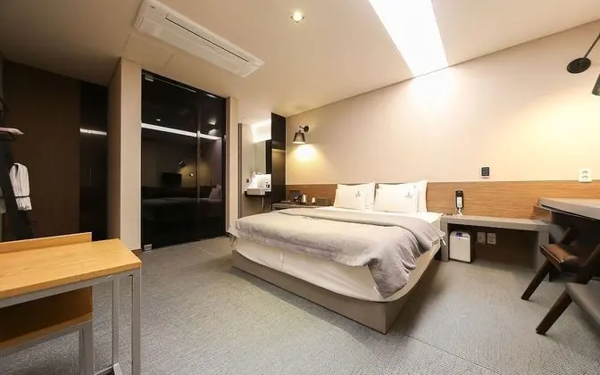 Changwon Jinhae Lewis Hotel