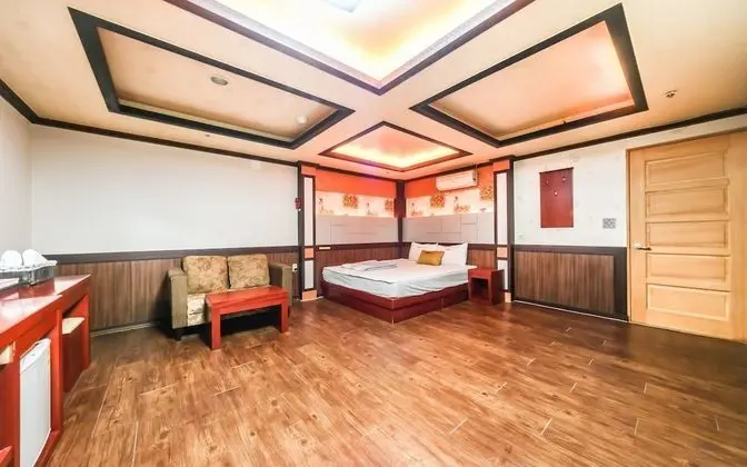 Changwon Jinhae Yongwon Mu