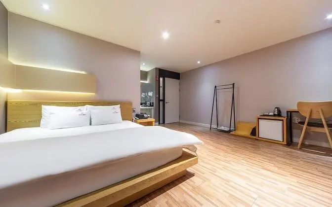 Changwon Jinhae Yongwon Zen