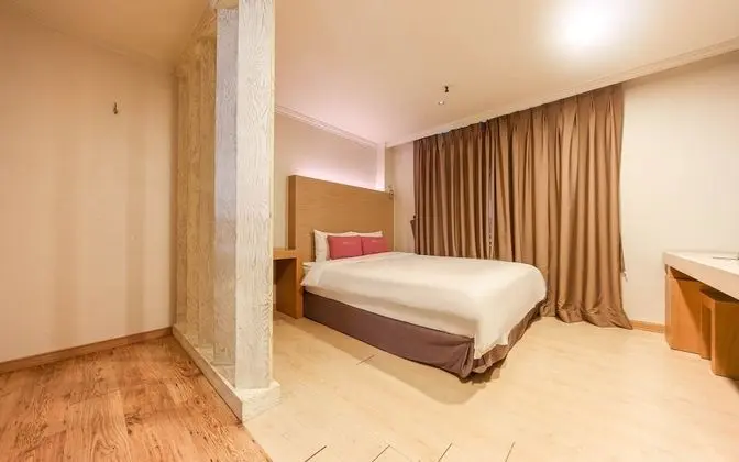 Changwon Jungangdong Hotel Central