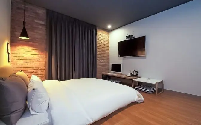 Changwon Myeongseodong Gray Hotel - Oda