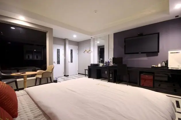 Changwon Myeongseodong Hotel V