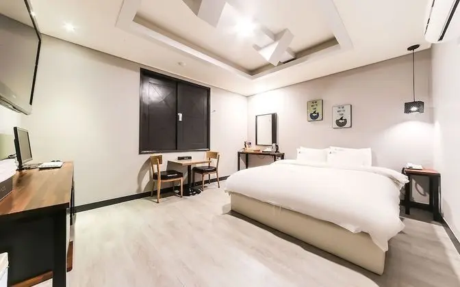 Changwon Palyongdong Vienna - Oda